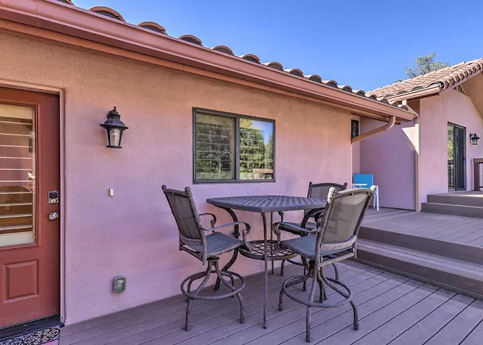 Holiday home 5 Mi To Butte Creek Trail: W/ Deck!